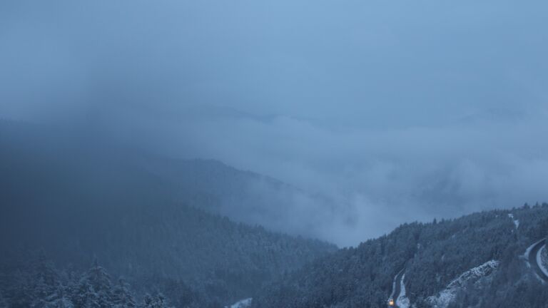 Dieses Bild zeigt eine Webcam-Aufnahme vom Achertal, aufgenommen am Freitag, den 21.11.2025 um 07:30 Uhr. Die Temperatur betrug -4.4°C.