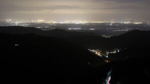 Dieses Bild zeigt eine Webcam-Aufnahme vom Achertal, aufgenommen am Samstag, den 11.04.2026 um 21:30 Uhr. Die Temperatur betrug 11.4°C.