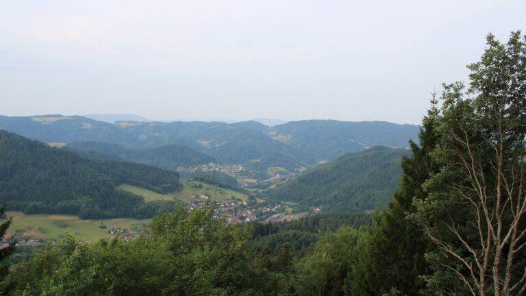 Dieses Bild zeigt eine Webcam-Aufnahme vom Achertal, aufgenommen am Mittwoch, den 15.07.2026 um 07:20 Uhr. Die Temperatur betrug 22.6°C.