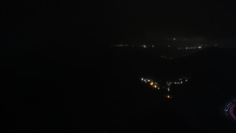 Dieses Bild zeigt eine Webcam-Aufnahme vom Achertal, aufgenommen am Freitag, den 21.11.2025 um 00:30 Uhr. Die Temperatur betrug -4.2°C.