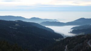 Dieses Bild zeigt eine Webcam-Aufnahme vom Achertal, aufgenommen am Mittwoch, den 03.12.2025 um 16:40 Uhr. Die Temperatur betrug 4.7°C.