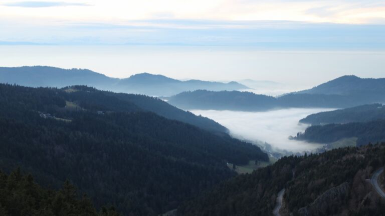 Dieses Bild zeigt eine Webcam-Aufnahme vom Achertal, aufgenommen am Mittwoch, den 03.12.2025 um 16:40 Uhr. Die Temperatur betrug 4.7°C.