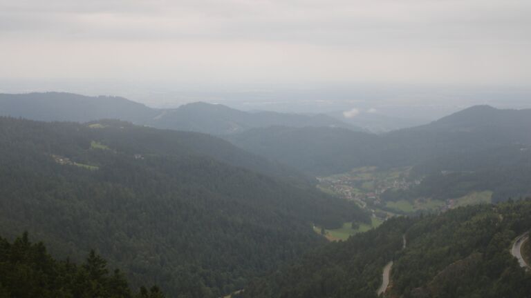Dieses Bild zeigt eine Webcam-Aufnahme vom Achertal, aufgenommen am Mittwoch, den 30.07.2025 um 07:40 Uhr. Die Temperatur betrug 10.6°C.
