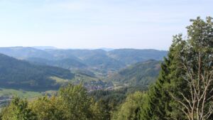 Dieses Bild zeigt eine Webcam-Aufnahme vom Achertal, aufgenommen am Montag, den 28.09.2026 um 11:40 Uhr. Die Temperatur betrug 27.2°C.