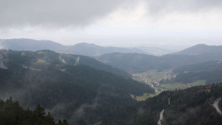 Dieses Bild zeigt eine Webcam-Aufnahme vom Achertal, aufgenommen am Mittwoch, den 11.03.2026 um 11:10 Uhr. Die Temperatur betrug 4.9°C.