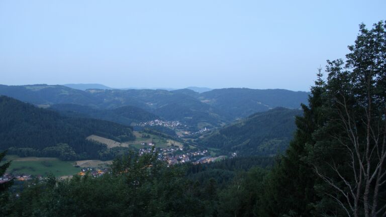 Dieses Bild zeigt eine Webcam-Aufnahme vom Achertal, aufgenommen am Montag, den 22.06.2026 um 04:50 Uhr. Die Temperatur betrug 25.1°C.