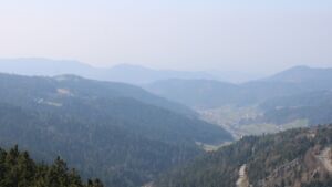 Dieses Bild zeigt eine Webcam-Aufnahme vom Achertal, aufgenommen am Sonntag, den 08.03.2026 um 13:20 Uhr. Die Temperatur betrug 12.5°C.