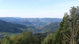Dieses Bild zeigt eine Webcam-Aufnahme vom Achertal, aufgenommen am Montag, den 28.09.2026 um 09:50 Uhr. Die Temperatur betrug 22.2°C.
