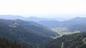 Dieses Bild zeigt eine Webcam-Aufnahme vom Achertal, aufgenommen am Freitag, den 08.05.2026 um 16:50 Uhr. Die Temperatur betrug 12.5°C.