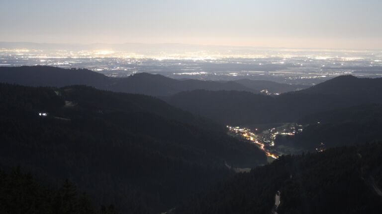 Dieses Bild zeigt eine Webcam-Aufnahme vom Achertal, aufgenommen am Montag, den 02.03.2026 um 05:40 Uhr. Die Temperatur betrug 4.8°C.