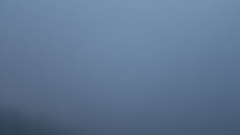 Dieses Bild zeigt eine Webcam-Aufnahme vom Achertal, aufgenommen am Donnerstag, den 04.12.2025 um 17:00 Uhr. Die Temperatur betrug -0.1°C.