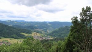 Dieses Bild zeigt eine Webcam-Aufnahme vom Achertal, aufgenommen am Donnerstag, den 04.06.2026 um 12:20 Uhr. Die Temperatur betrug 16°C.