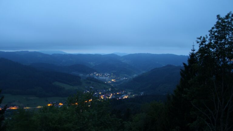 Dieses Bild zeigt eine Webcam-Aufnahme vom Achertal, aufgenommen am Samstag, den 16.05.2026 um 05:10 Uhr. Die Temperatur betrug 3.3°C.