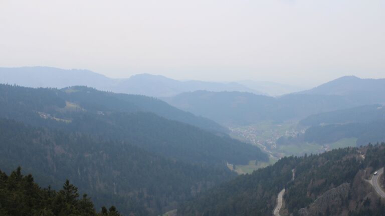 Dieses Bild zeigt eine Webcam-Aufnahme vom Achertal, aufgenommen am Samstag, den 21.03.2026 um 13:40 Uhr. Die Temperatur betrug 5.7°C.