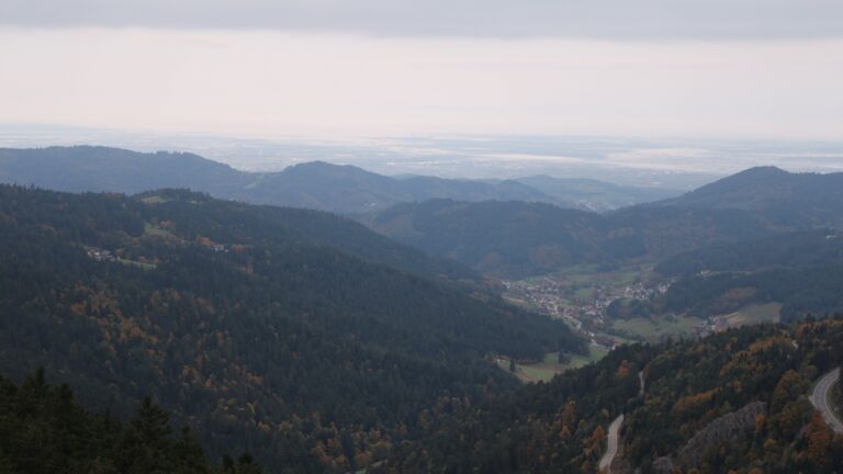 Dieses Bild zeigt eine Webcam-Aufnahme vom Achertal, aufgenommen am Sonntag, den 12.10.2025 um 07:30 Uhr. Die Temperatur betrug 5.8°C.