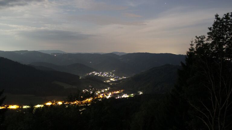 Dieses Bild zeigt eine Webcam-Aufnahme vom Achertal, aufgenommen am Dienstag, den 30.06.2026 um 00:00 Uhr. Die Temperatur betrug 20.2°C.