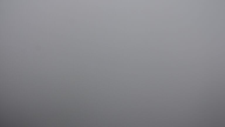 Dieses Bild zeigt eine Webcam-Aufnahme vom Achertal, aufgenommen am Montag, den 27.10.2025 um 15:00 Uhr. Die Temperatur betrug 2.5°C.