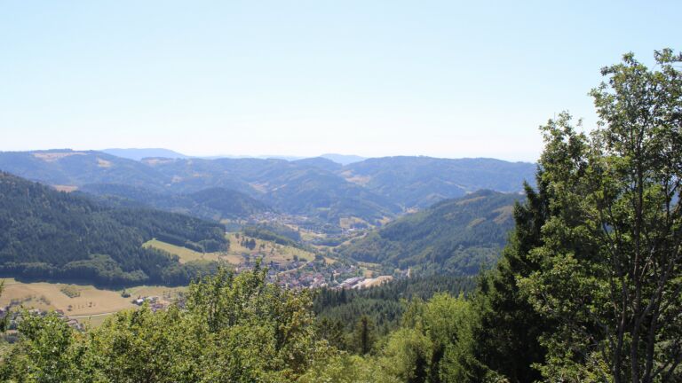 Dieses Bild zeigt eine Webcam-Aufnahme vom Achertal, aufgenommen am Donnerstag, den 13.08.2026 um 15:10 Uhr. Die Temperatur betrug 35.5°C.