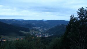 Dieses Bild zeigt eine Webcam-Aufnahme vom Achertal, aufgenommen am Samstag, den 22.08.2026 um 06:00 Uhr. Die Temperatur betrug 10.7°C.