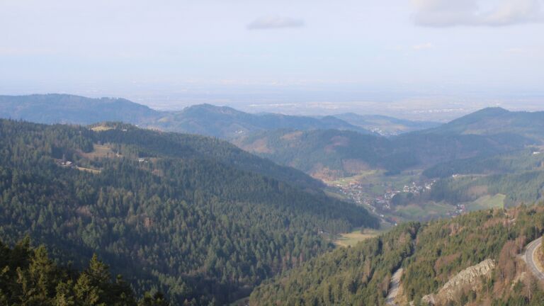 Dieses Bild zeigt eine Webcam-Aufnahme vom Achertal, aufgenommen am Samstag, den 28.02.2026 um 09:30 Uhr. Die Temperatur betrug 6.5°C.