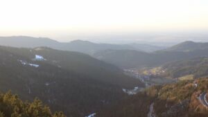 Dieses Bild zeigt eine Webcam-Aufnahme vom Achertal, aufgenommen am Donnerstag, den 15.01.2026 um 16:20 Uhr. Die Temperatur betrug 6.6°C.