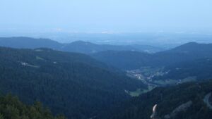 Dieses Bild zeigt eine Webcam-Aufnahme vom Achertal, aufgenommen am Dienstag, den 26.08.2025 um 06:10 Uhr. Die Temperatur betrug 14.2°C.