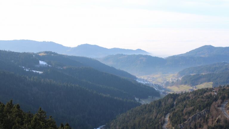 Dieses Bild zeigt eine Webcam-Aufnahme vom Achertal, aufgenommen am Donnerstag, den 22.01.2026 um 14:40 Uhr. Die Temperatur betrug 7.5°C.