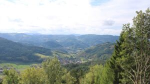 Dieses Bild zeigt eine Webcam-Aufnahme vom Achertal, aufgenommen am Freitag, den 09.10.2026 um 13:10 Uhr. Die Temperatur betrug 11.2°C.
