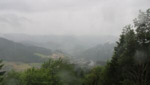 Dieses Bild zeigt eine Webcam-Aufnahme vom Achertal, aufgenommen am Sonntag, den 31.05.2026 um 16:40 Uhr. Die Temperatur betrug 15.3°C.