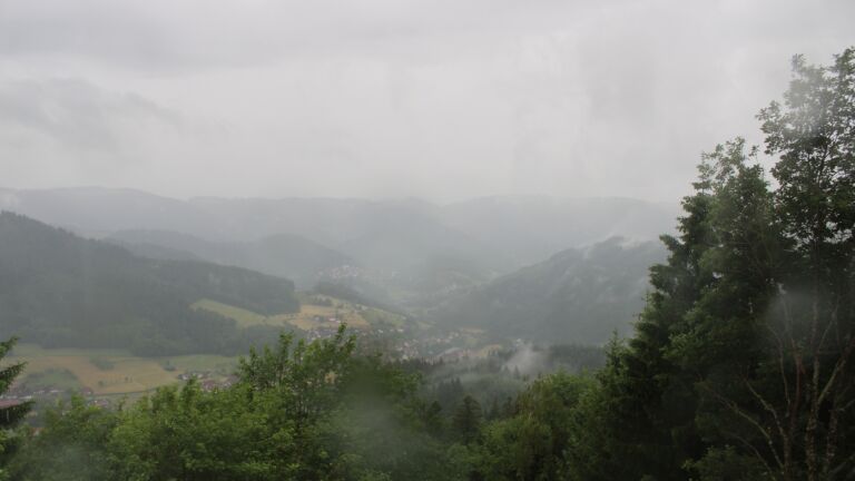 Dieses Bild zeigt eine Webcam-Aufnahme vom Achertal, aufgenommen am Sonntag, den 31.05.2026 um 16:40 Uhr. Die Temperatur betrug 15.3°C.