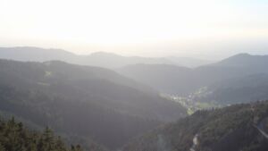 Dieses Bild zeigt eine Webcam-Aufnahme vom Achertal, aufgenommen am Dienstag, den 07.04.2026 um 19:10 Uhr. Die Temperatur betrug 13.4°C.