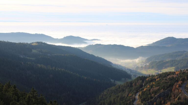 Dieses Bild zeigt eine Webcam-Aufnahme vom Achertal, aufgenommen am Montag, den 10.11.2025 um 15:40 Uhr. Die Temperatur betrug 8.4°C.