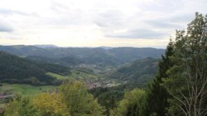 Dieses Bild zeigt eine Webcam-Aufnahme vom Achertal, aufgenommen am Donnerstag, den 22.10.2026 um 16:20 Uhr. Die Temperatur betrug 9.4°C.