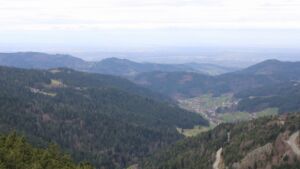 Dieses Bild zeigt eine Webcam-Aufnahme vom Achertal, aufgenommen am Freitag, den 13.03.2026 um 12:20 Uhr. Die Temperatur betrug 7.6°C.