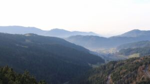 Dieses Bild zeigt eine Webcam-Aufnahme vom Achertal, aufgenommen am Freitag, den 12.12.2025 um 14:50 Uhr. Die Temperatur betrug 10.4°C.