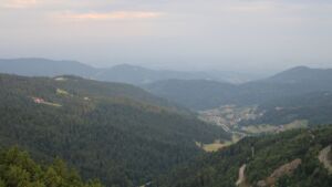 Dieses Bild zeigt eine Webcam-Aufnahme vom Achertal, aufgenommen am Donnerstag, den 03.07.2025 um 06:40 Uhr. Die Temperatur betrug 17.1°C.