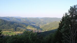 Dieses Bild zeigt eine Webcam-Aufnahme vom Achertal, aufgenommen am Donnerstag, den 25.06.2026 um 06:50 Uhr. Die Temperatur betrug 25.4°C.