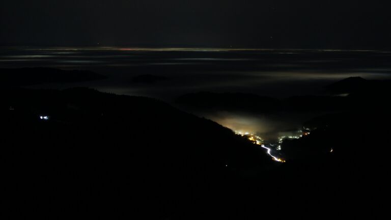 Dieses Bild zeigt eine Webcam-Aufnahme vom Achertal, aufgenommen am Dienstag, den 20.01.2026 um 05:00 Uhr. Die Temperatur betrug 7.8°C.