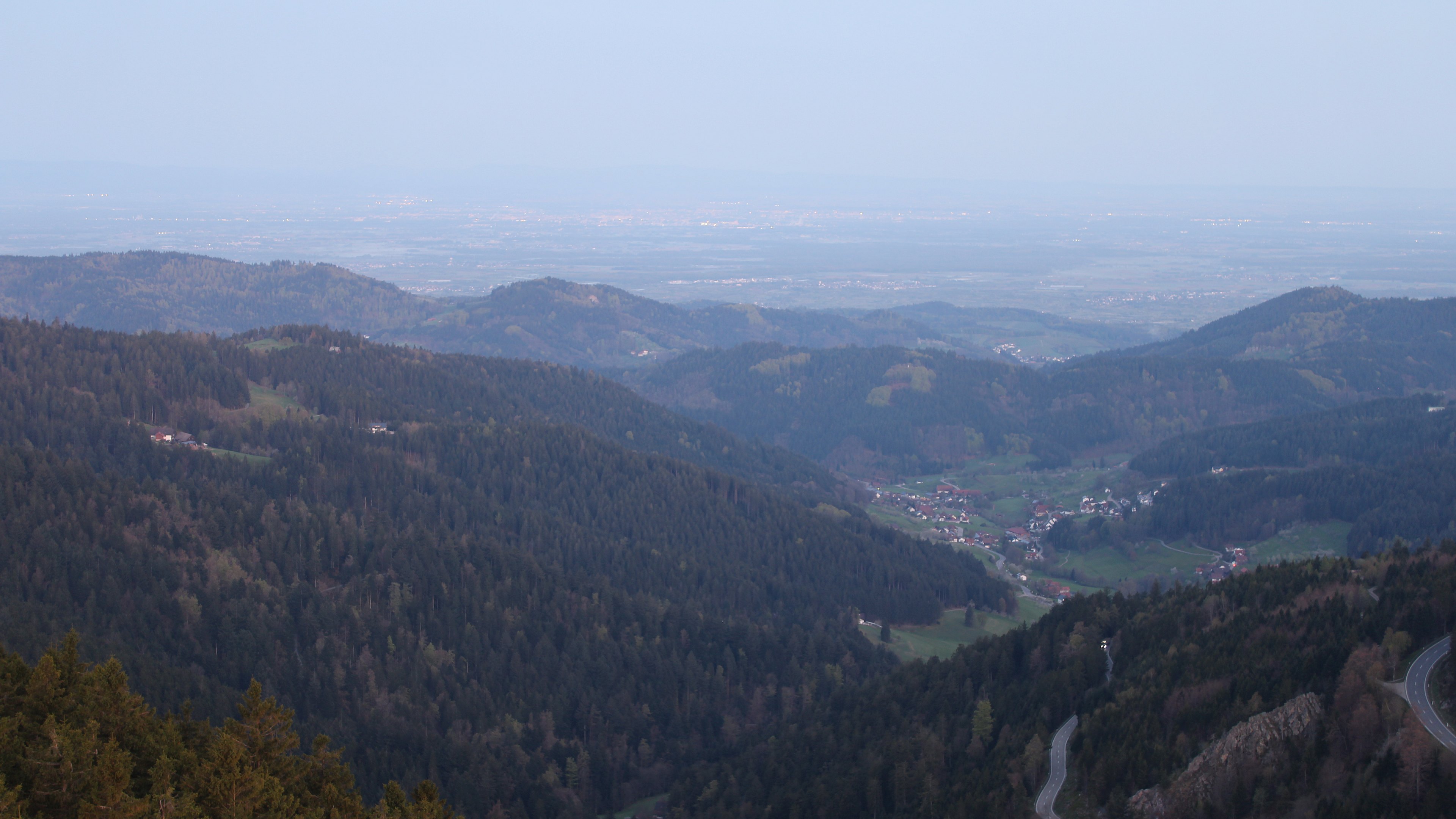 Dieses Bild zeigt eine Webcam-Aufnahme vom Achertal, aufgenommen am Freitag, den 17.04.2026 um 06:20 Uhr. Die Temperatur betrug 9.6°C.