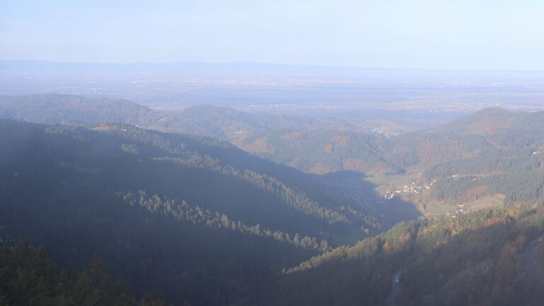 Dieses Bild zeigt eine Webcam-Aufnahme vom Achertal, aufgenommen am Mittwoch, den 29.10.2025 um 08:40 Uhr. Die Temperatur betrug 5.3°C.