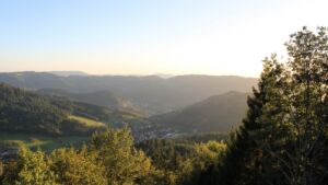 Dieses Bild zeigt eine Webcam-Aufnahme vom Achertal, aufgenommen am Dienstag, den 22.09.2026 um 18:50 Uhr. Die Temperatur betrug 18.3°C.