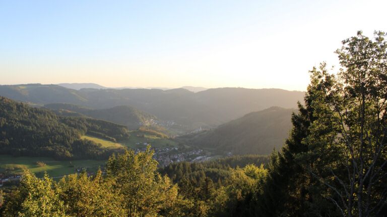 Dieses Bild zeigt eine Webcam-Aufnahme vom Achertal, aufgenommen am Dienstag, den 22.09.2026 um 18:50 Uhr. Die Temperatur betrug 18.3°C.