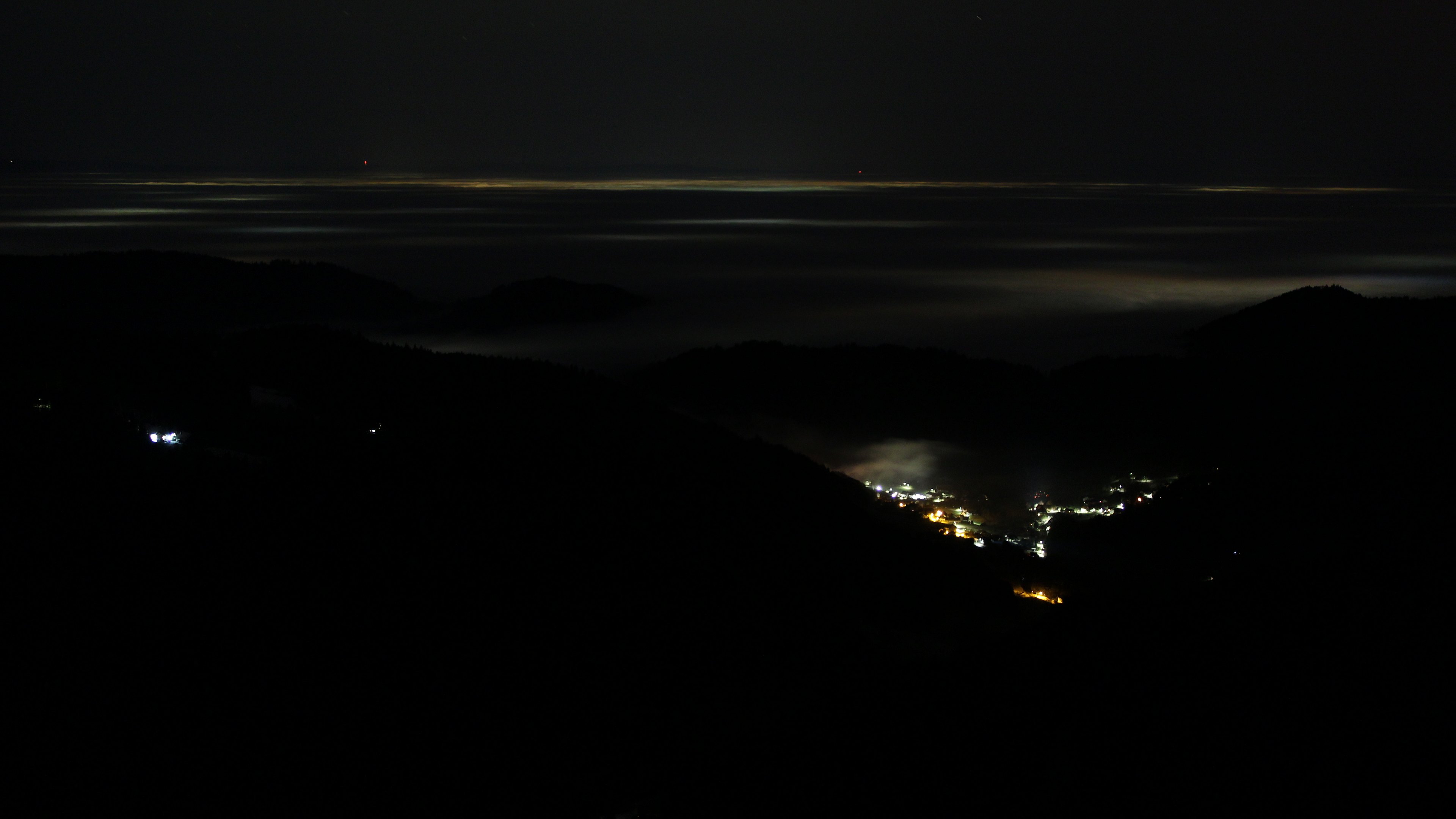 Dieses Bild zeigt eine Webcam-Aufnahme vom Achertal, aufgenommen am Dienstag, den 20.01.2026 um 00:40 Uhr. Die Temperatur betrug 7.8°C.