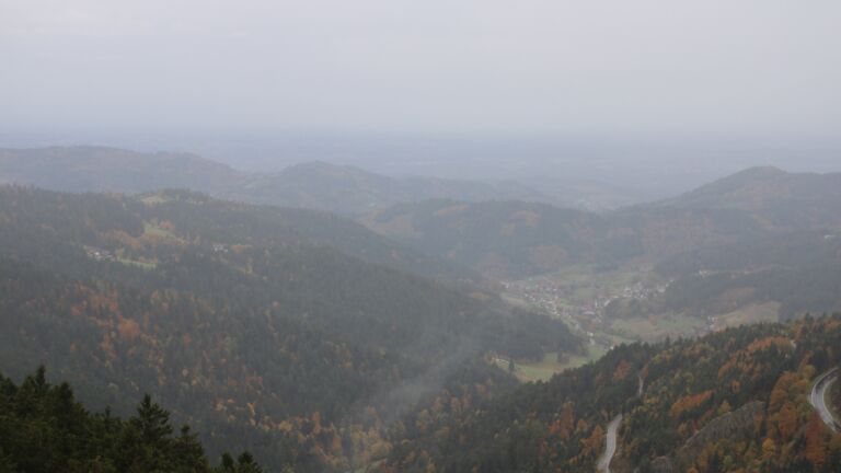 Dieses Bild zeigt eine Webcam-Aufnahme vom Achertal, aufgenommen am Montag, den 20.10.2025 um 10:10 Uhr. Die Temperatur betrug 8.4°C.