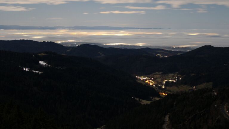 Dieses Bild zeigt eine Webcam-Aufnahme vom Achertal, aufgenommen am Mittwoch, den 04.02.2026 um 04:30 Uhr. Die Temperatur betrug 4.9°C.