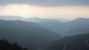 Dieses Bild zeigt eine Webcam-Aufnahme vom Achertal, aufgenommen am Dienstag, den 14.04.2026 um 19:00 Uhr. Die Temperatur betrug 4.1°C.