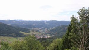Dieses Bild zeigt eine Webcam-Aufnahme vom Achertal, aufgenommen am Donnerstag, den 03.09.2026 um 13:30 Uhr. Die Temperatur betrug 21.1°C.