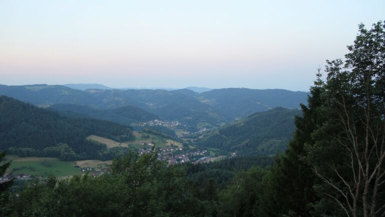 Dieses Bild zeigt eine Webcam-Aufnahme vom Achertal, aufgenommen am Montag, den 22.06.2026 um 05:30 Uhr. Die Temperatur betrug 25.1°C.