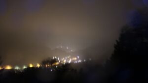 Dieses Bild zeigt eine Webcam-Aufnahme vom Achertal, aufgenommen am Mittwoch, den 13.05.2026 um 23:30 Uhr. Die Temperatur betrug 4.2°C.