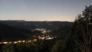 Dieses Bild zeigt eine Webcam-Aufnahme vom Achertal, aufgenommen am Samstag, den 04.07.2026 um 02:40 Uhr. Die Temperatur betrug 16.1°C.